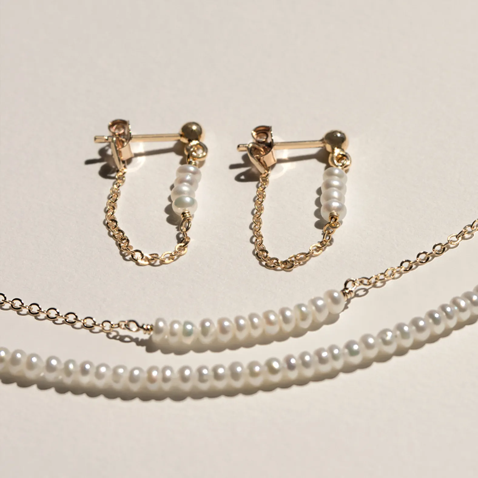 boucles-mini-perles-or