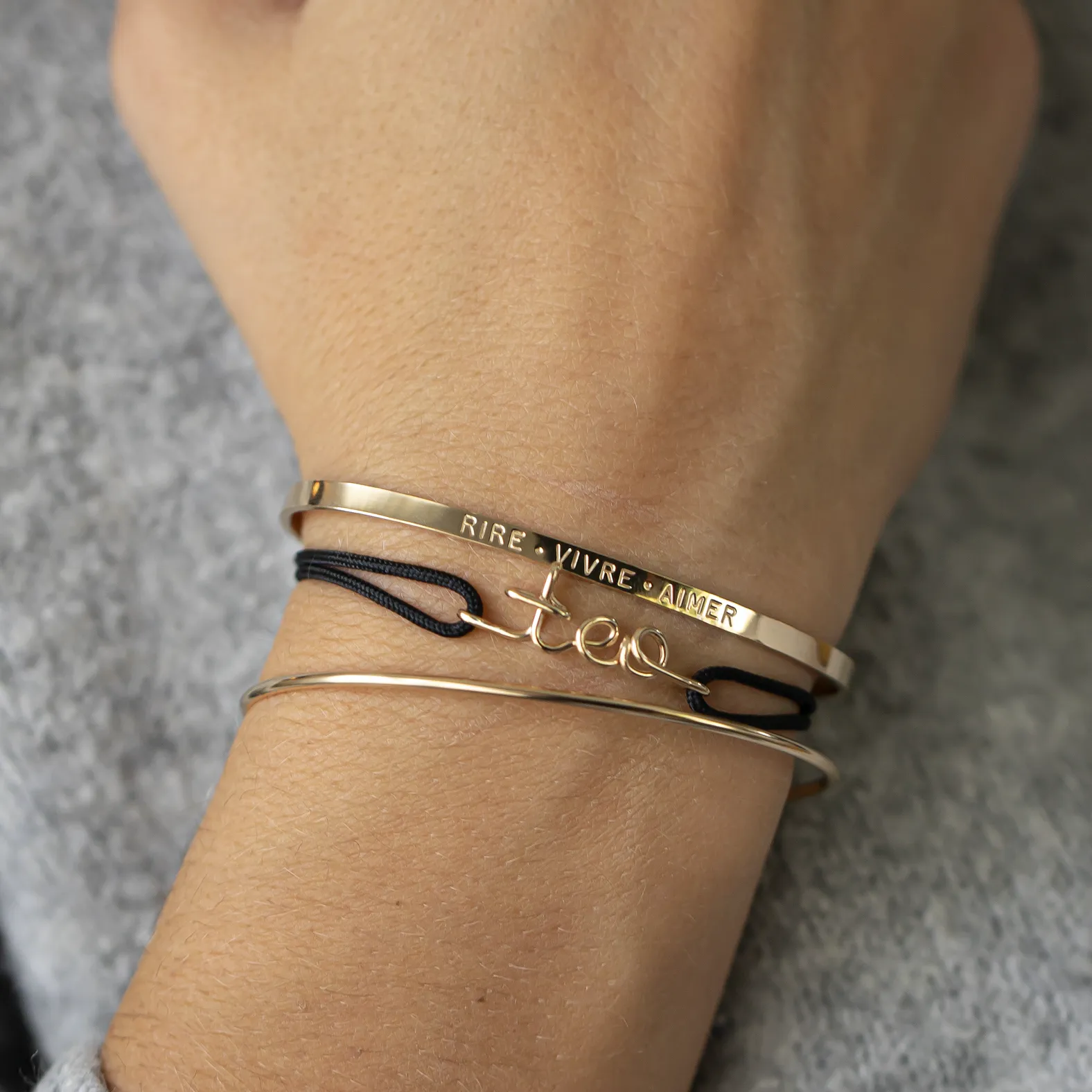 bracelets-joncs-sculpte